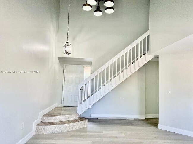Building Photo - 900 SW 113th Terrace