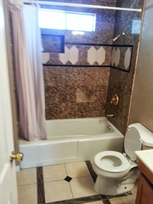 Building Photo - LOVELY 3 BEDROOM 1 BATH HOME! COME SEE TODAY!