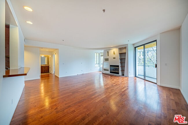 Building Photo - 326 Westminster Ave