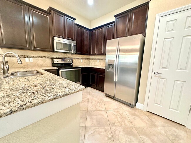 Building Photo - Everyday living upgraded! 3Bedrooms 2Baths in Villagewalk at Lake Nona