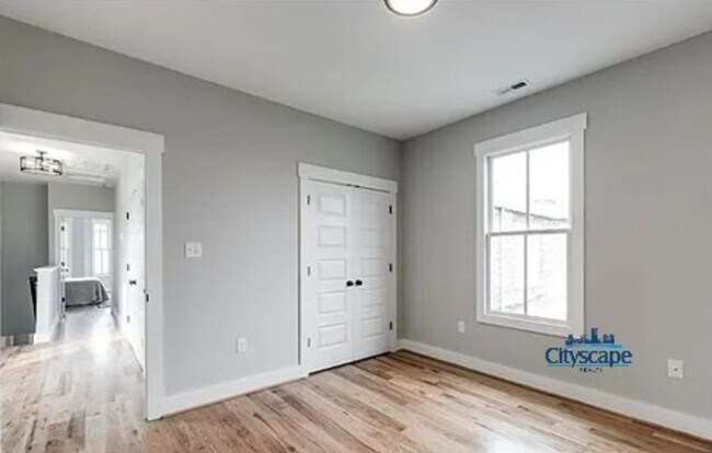 Building Photo - SWANKY 3 BEDROOM NEWER HOME IN HISTORIC CH...
