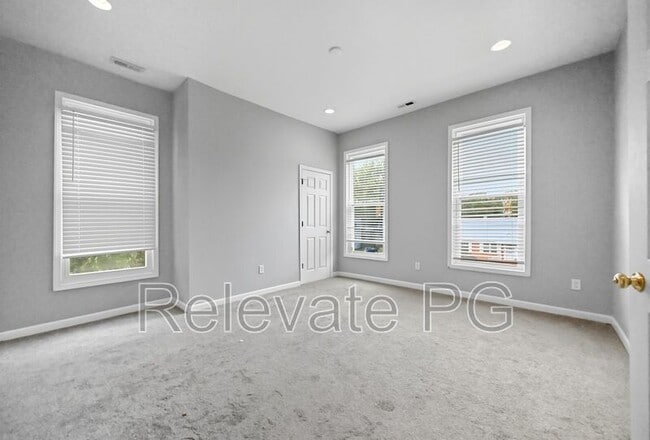 Building Photo - 1801 4th Ave