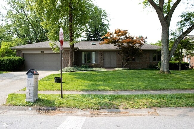 Primary Photo - 6723 Balmoral Rd