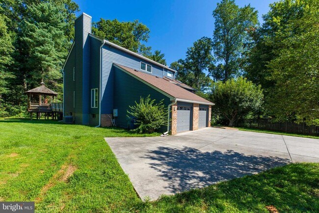 Building Photo - 5352 Sideburn Rd