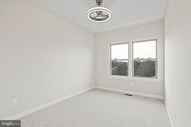 Building Photo - 2172 Glacier Rd