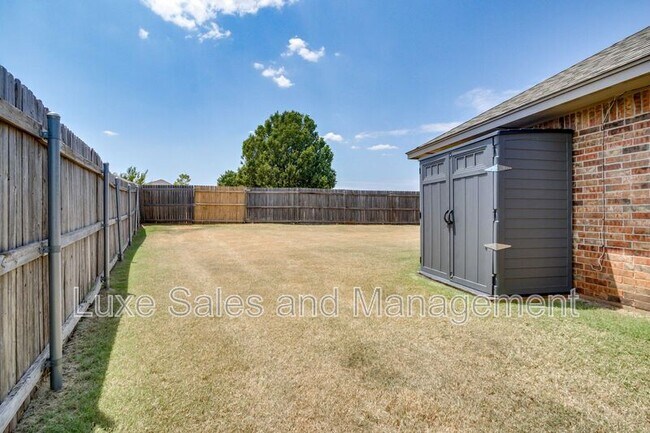 Building Photo - 1174 Misty Dr NW