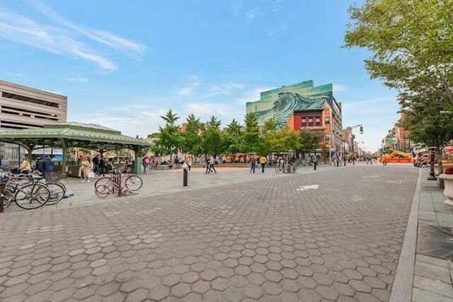 Building Photo - 102 Christopher Columbus Dr