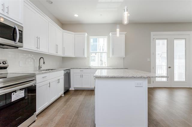 Building Photo - 202 S Village Way