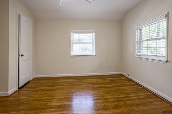 Building Photo - 2509 Crest Ave