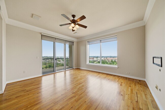 Building Photo - 3333 Allen Pkwy