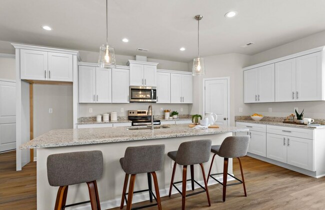 Building Photo - 1001 Hillpoint Rd