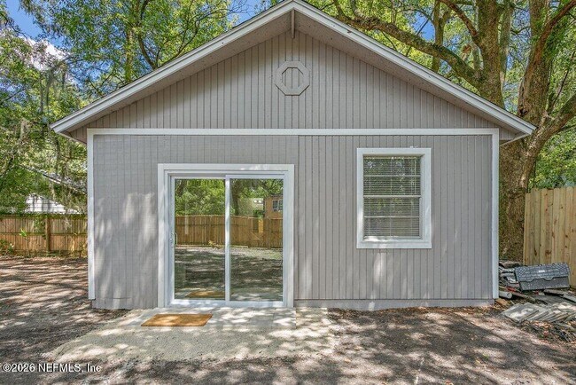Building Photo - 3058 Rosselle St