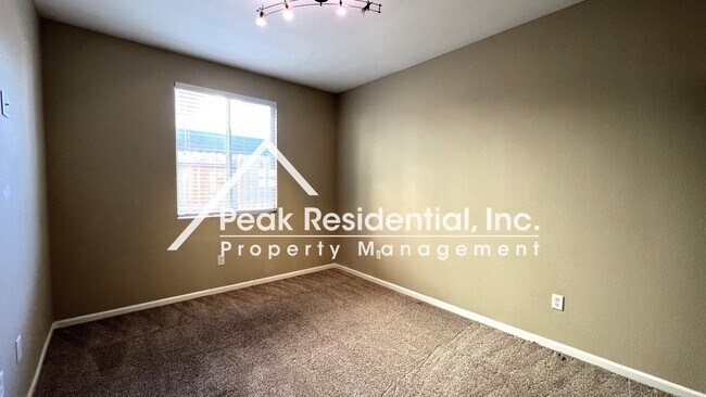 Building Photo - Wonderful Elk Grove 3bd/2ba Home with 2 Car Garage!