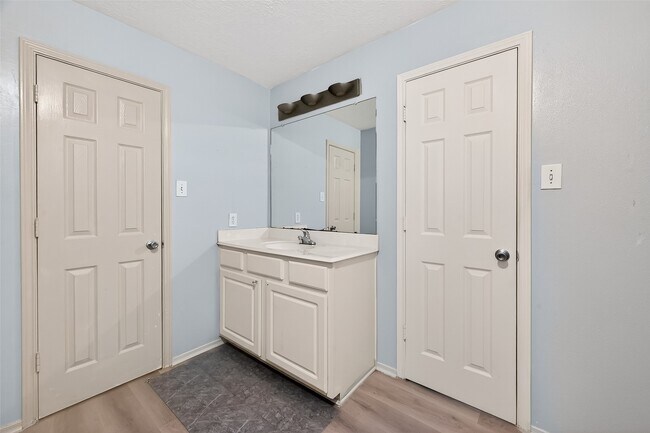 Building Photo - 21519 San Marino Dr