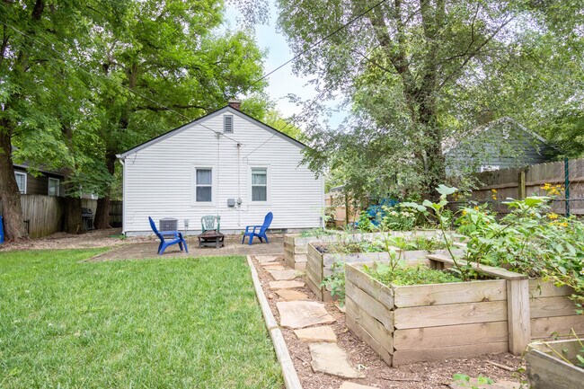 Building Photo - 5105 Indianola Ave