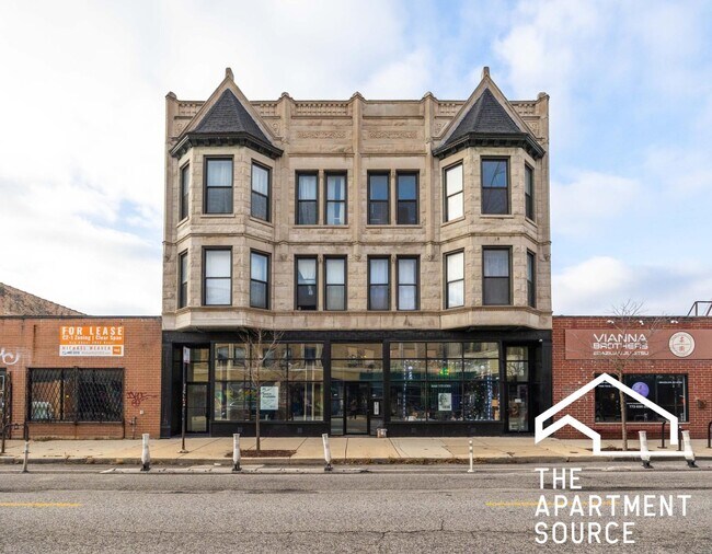 Building Photo - 2122 N Milwaukee Ave