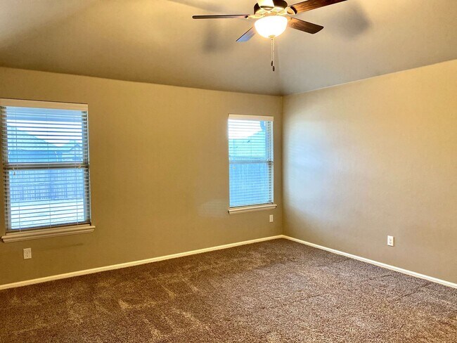 Building Photo - Cute Home In Mustang Schools With Storm Sh...