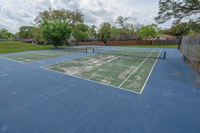 Building Photo - 730 Seamaster Dr