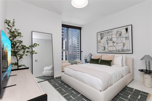 Building Photo - 300 Biscayne Blvd Way