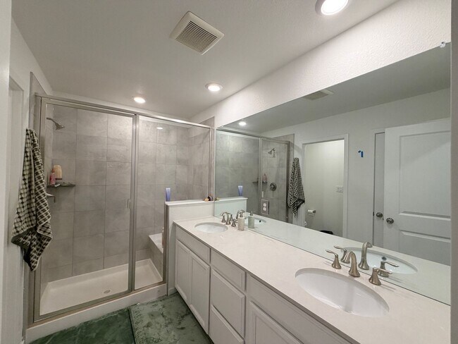 Building Photo - Modern Duplex Near Cherry Creek Trail with Quartz Kitchen, Loft & Low-Maintenance Living