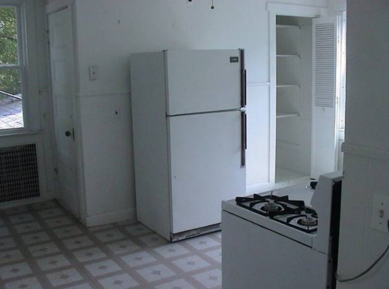 Building Photo - 13 Becket St