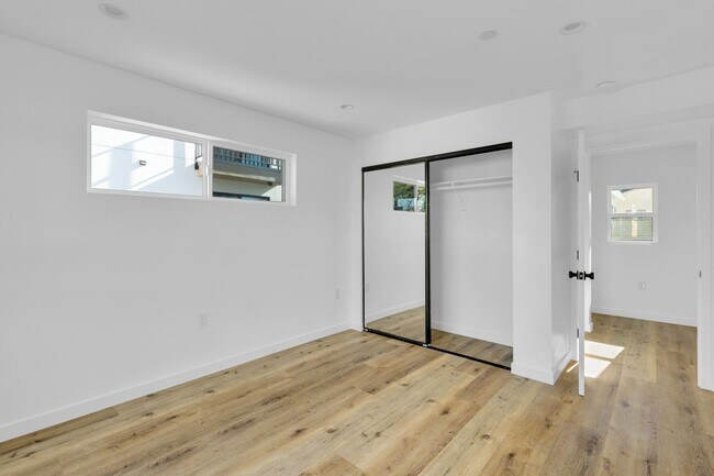 Building Photo - 1734 Carmona Ave