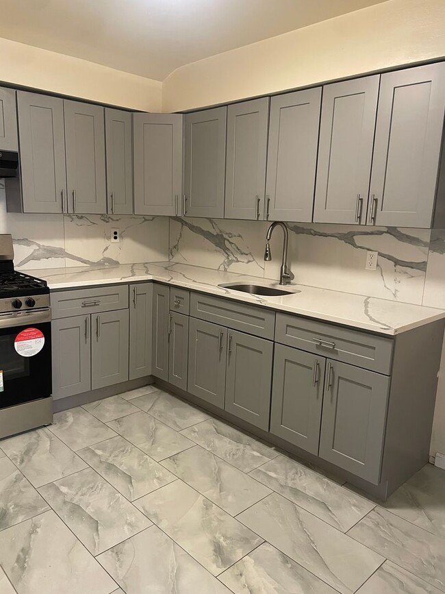 Building Photo - 167-14-167145 145th Ave