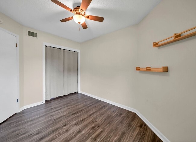 Building Photo - Home in Cedar Ridge