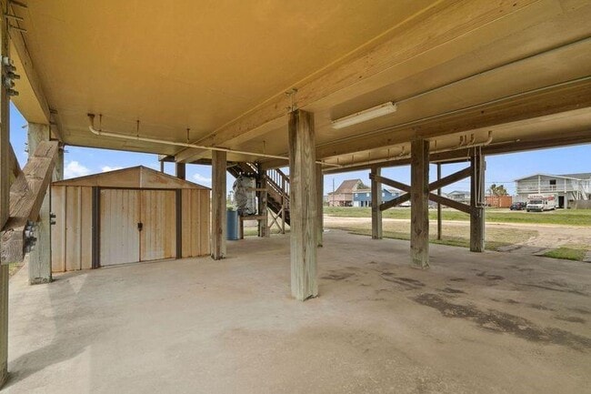 Building Photo - 3702 Hwy 6