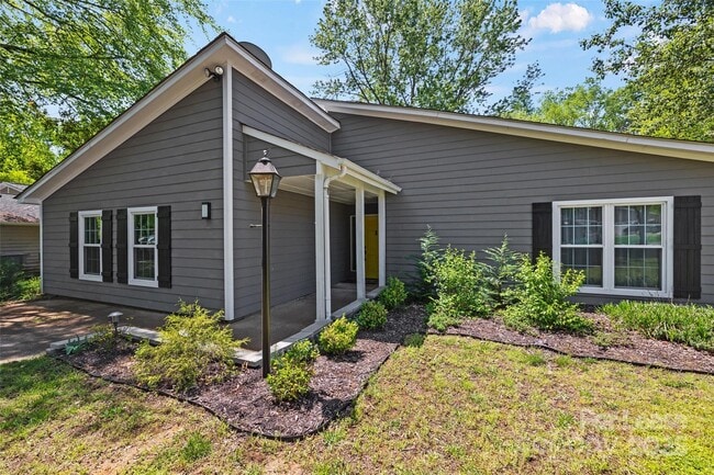 Building Photo - 6801 Stillmeadow Dr