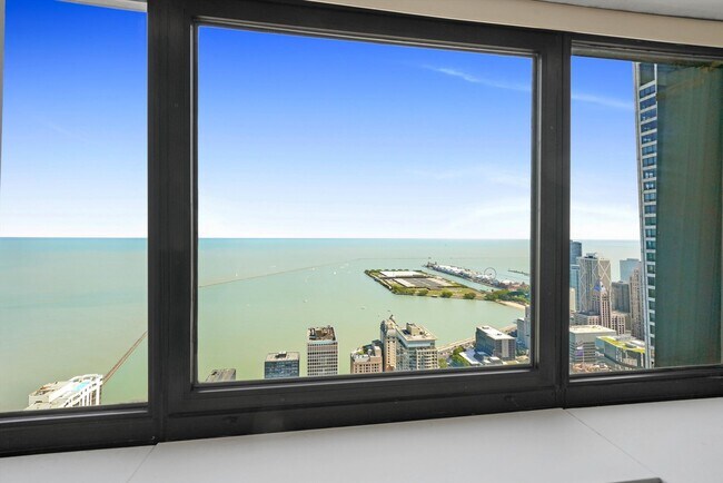 Building Photo - 175 E Delaware Pl