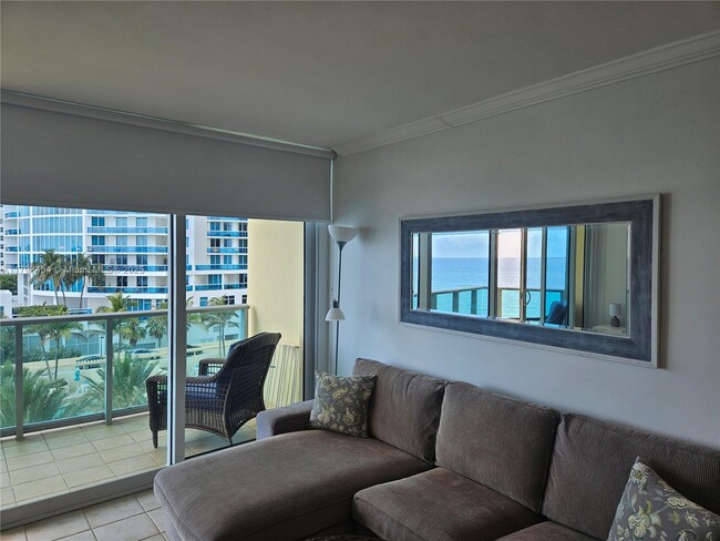 Building Photo - 2501 S Ocean Dr