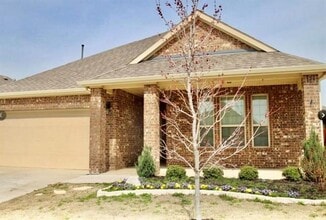Building Photo - 1005 Lake Woodland Dr
