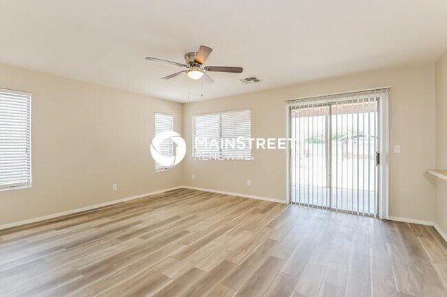 Building Photo - 4 Bedroom Pet-Friendly Home in TUCSON, AZ with Main Street Renewal