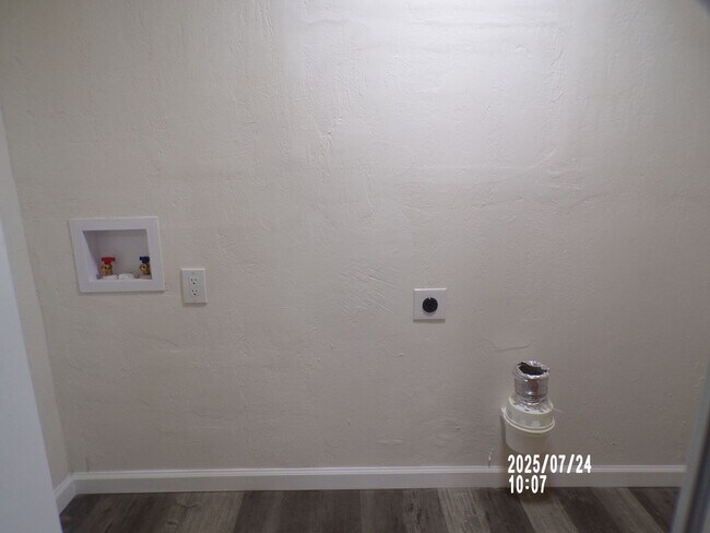 Building Photo - Historic Lawton Home. Newly renovated. Eas...