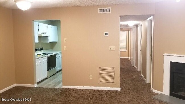 Building Photo - 3555 Sable Palm Ln