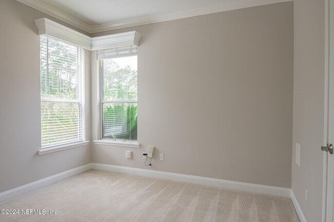 Building Photo - 9166 Spindletree Way