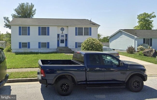 Building Photo - 6764 Real Princess Ln