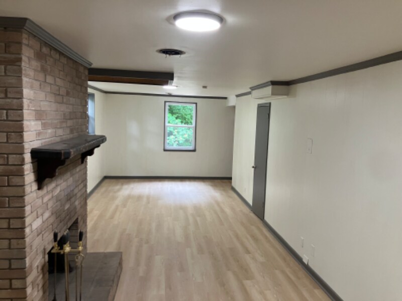 Building Photo - 520 Trenton Ct