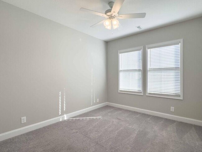 Building Photo - 290 Elwell Rd