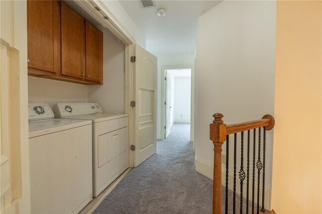 Building Photo - 2771 Durham Dr NE