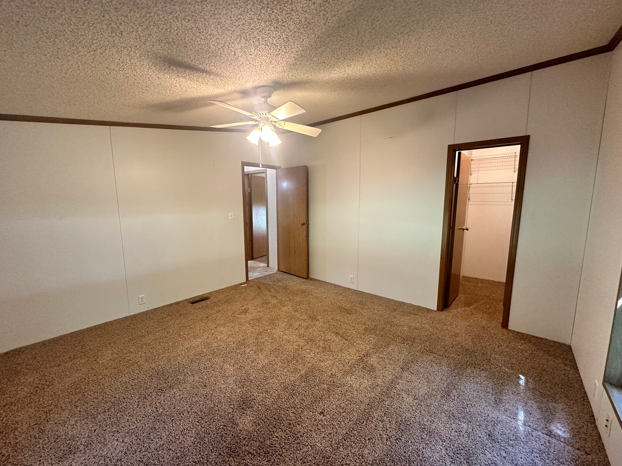 Building Photo - E2427 Holmes Rd