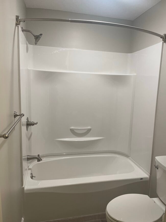 Brand new shower/tub - 85 Old Town Rd