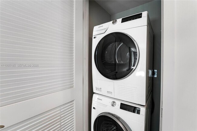 Building Photo - 1150 101st St