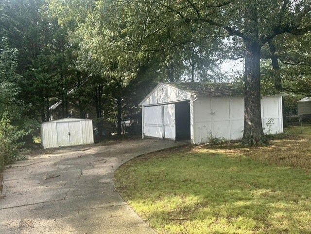 Building Photo - 415 Carey Ave