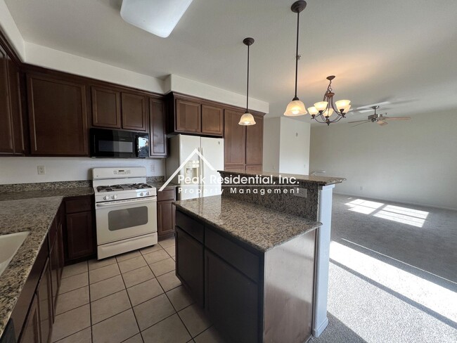 Building Photo - Spacious 3bd/3ba North Natomas Townhouse