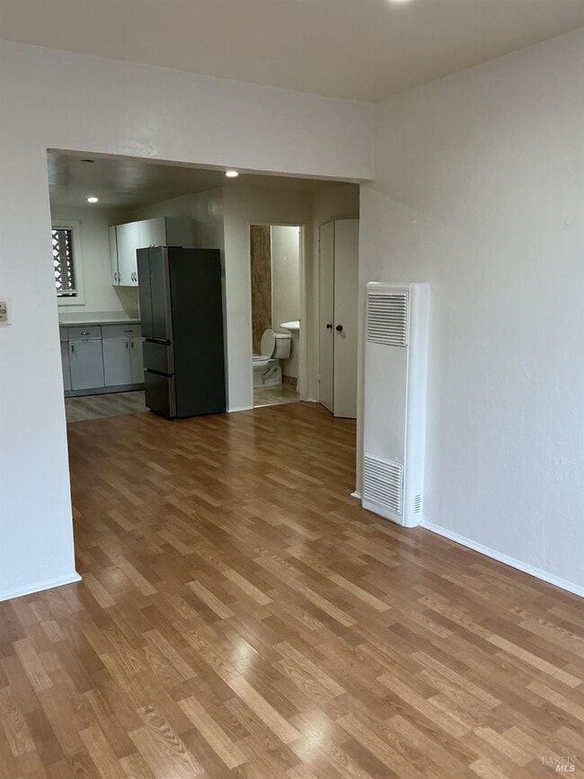 Building Photo - 212 S E St