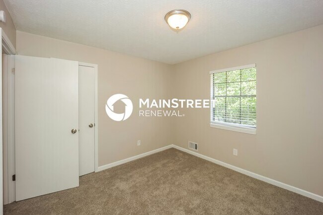 Building Photo - 4 Bedroom Pet-Friendly Home in MORROW, GA with Main Street Renewal