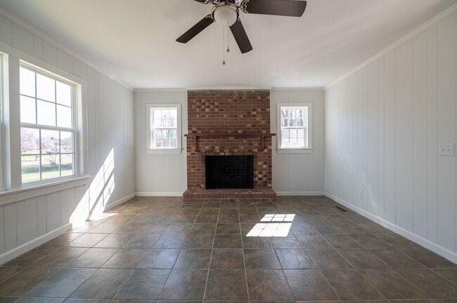 Building Photo - 1437 Briarcliff Dr