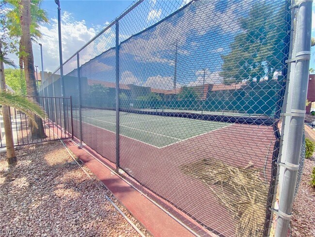 Building Photo - 5405 Indian River Dr